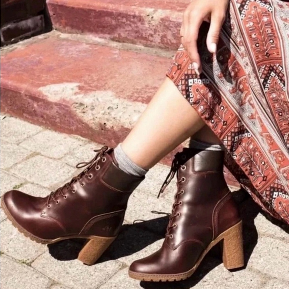 Timberland Tillson Burgundy 6” Heel Lace Up Booties.